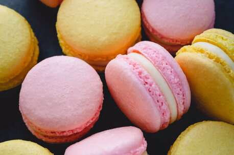 Build your own macarons example